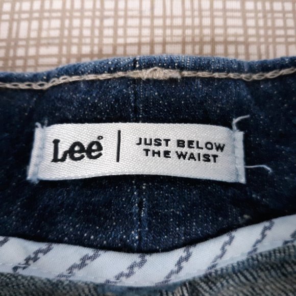 LEE Women's Capri Jeans Size 10 Just Below the Waist Medium Wash Blue Denim - Picture 9 of 15
